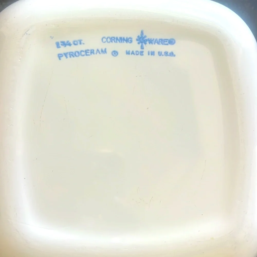 Vintage CorningWare corn flower, white pyroceramic 3/4 ct bowl/baking dish - Picture 5 of 8